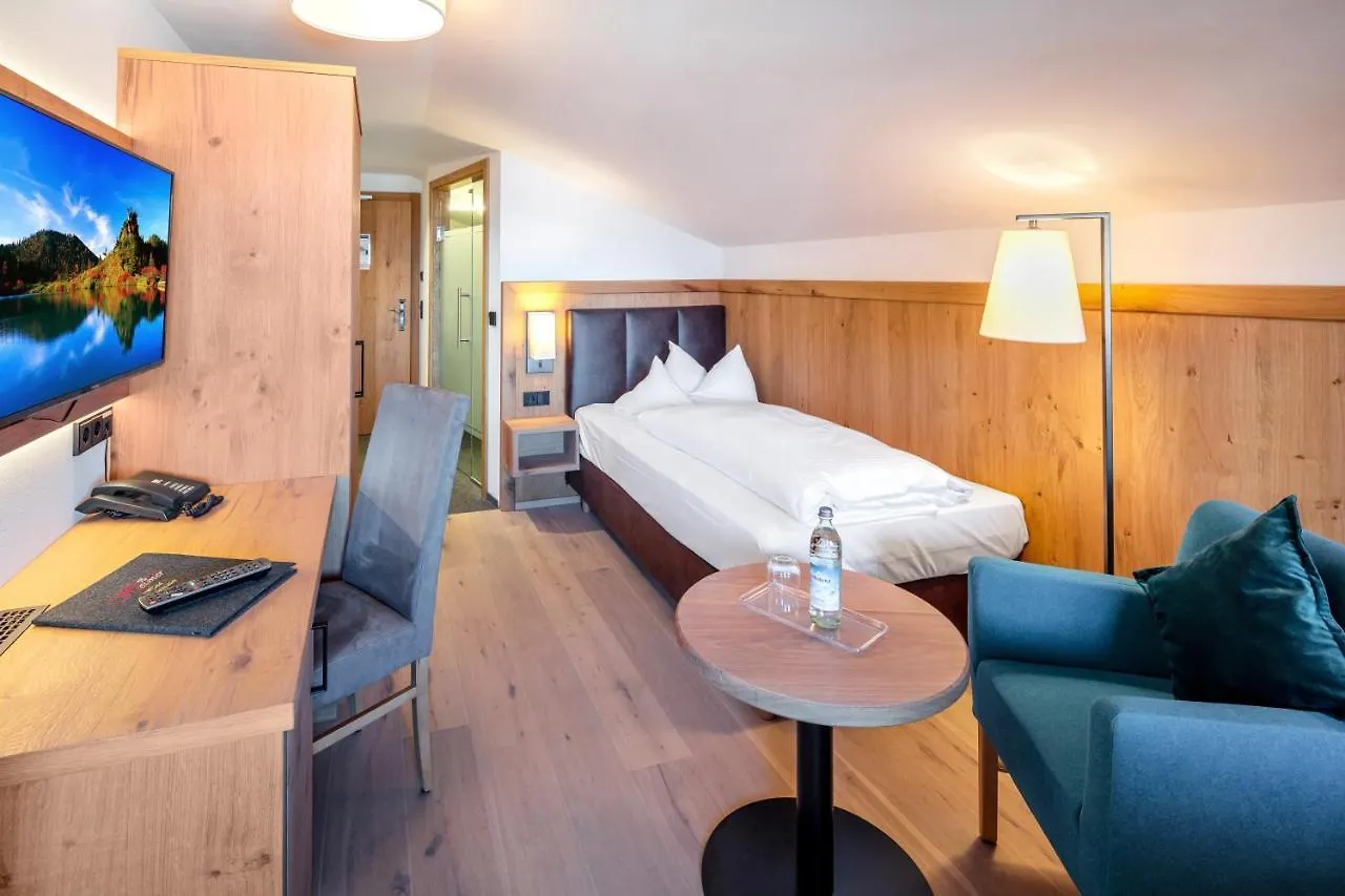 Hotel Helmer 슈방가우 3*,