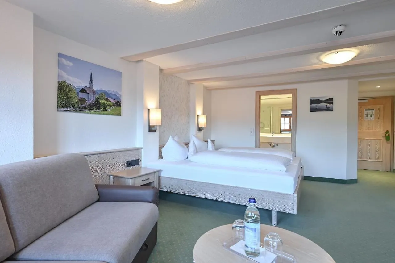 Hotel Helmer 슈방가우