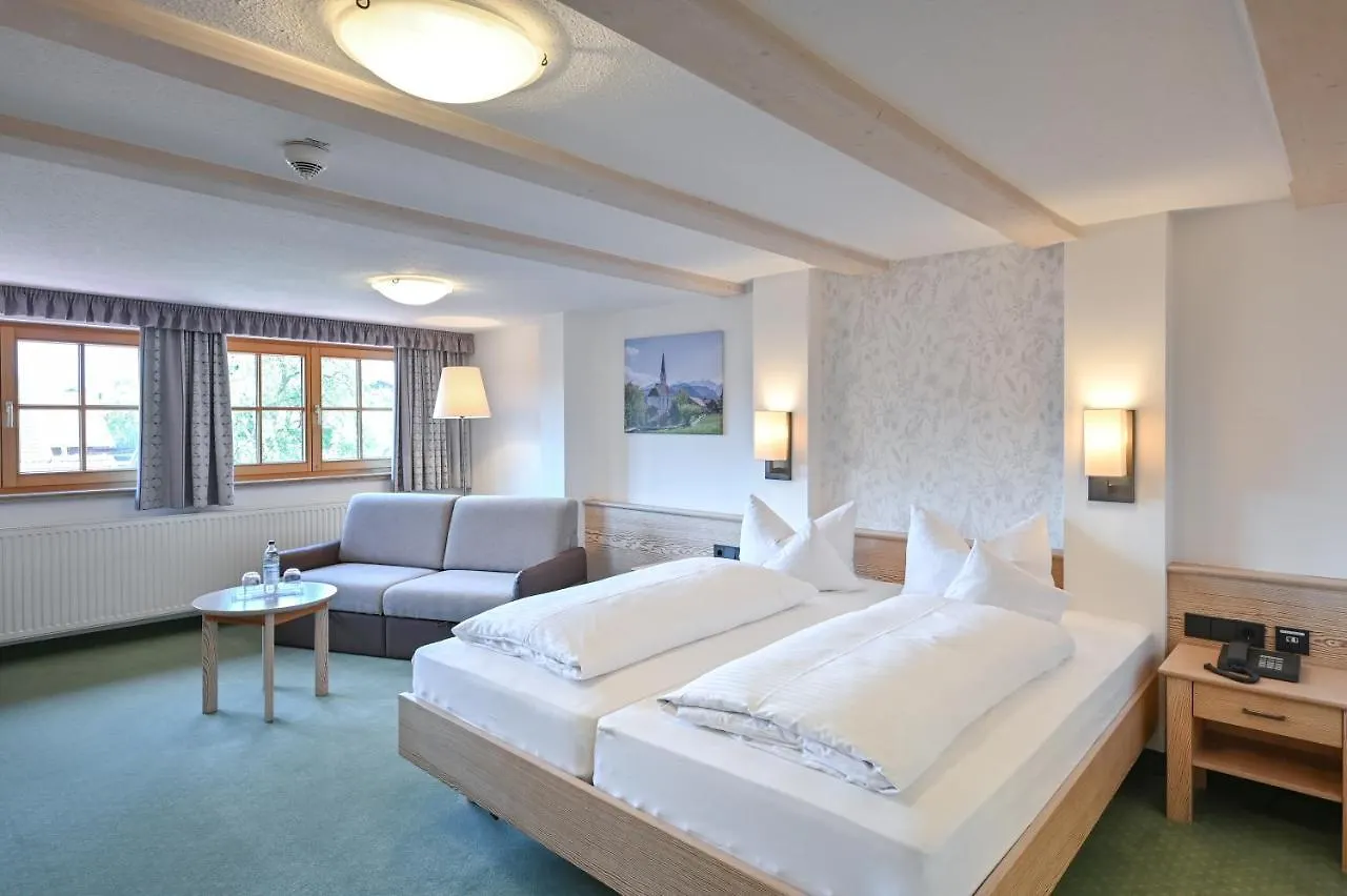 Hotel Helmer 슈방가우
