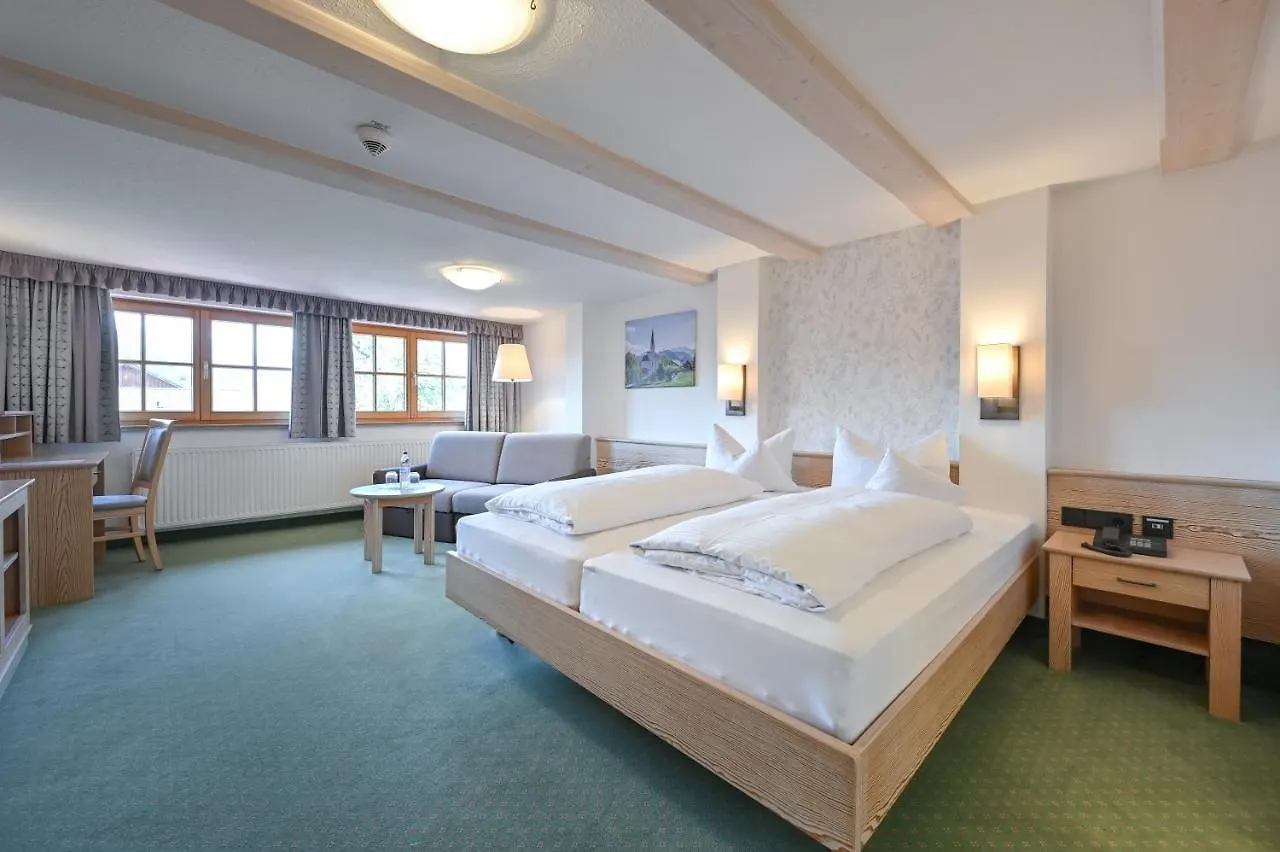 Hotel Helmer 슈방가우